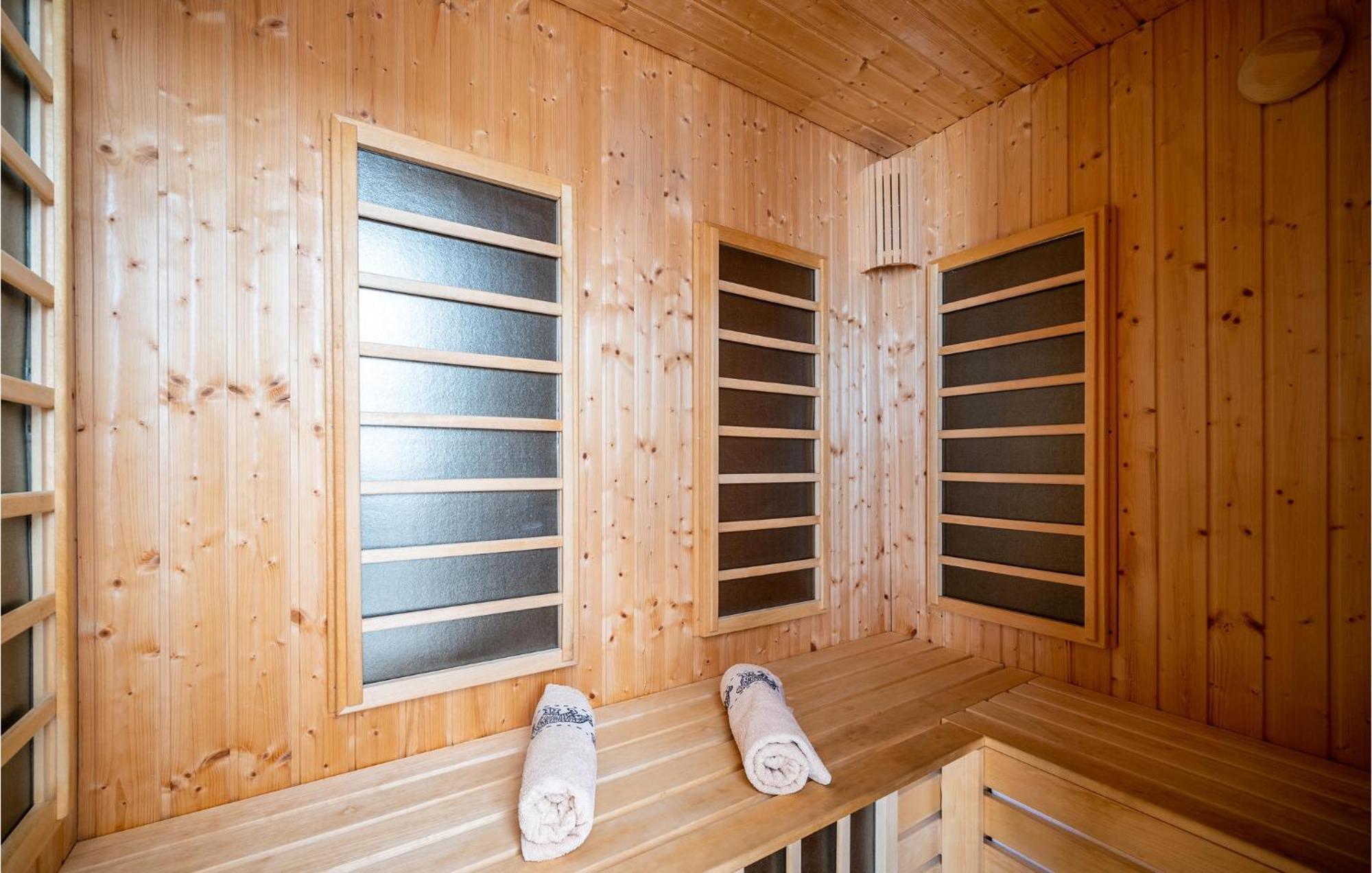 Gorgeous Home In Janjina With Sauna Экстерьер фото